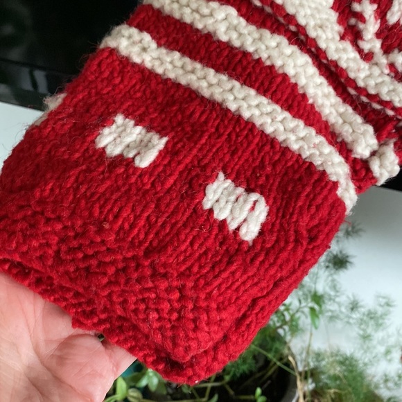 Ecuadorian CADENA Oversize Pullover
Collared Handknit Heavy Pure Wool Sweater - Picture 4 of 5